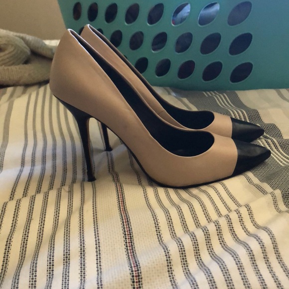 Dune shoes! - Picture 2 of 3